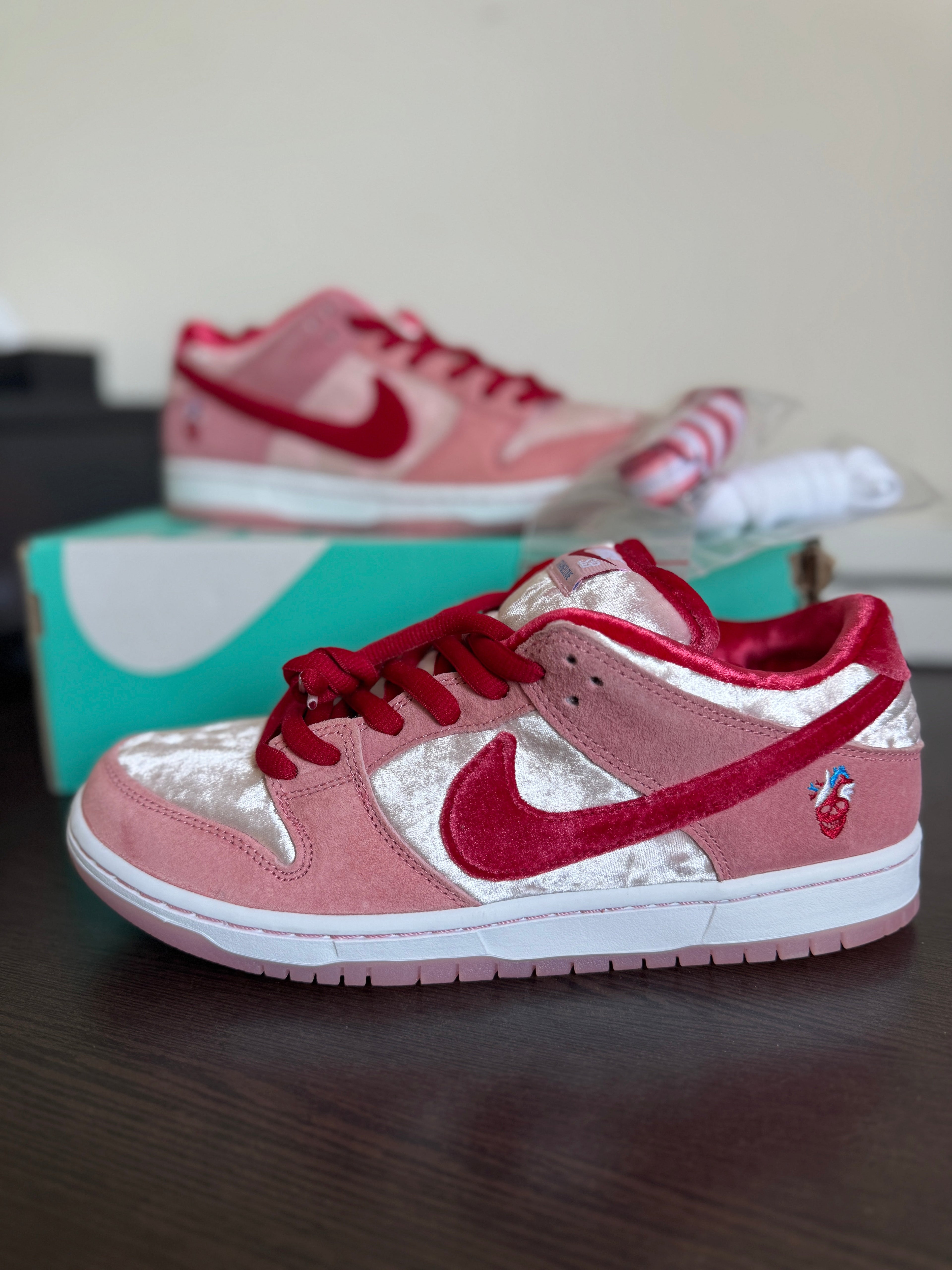 Nike SB Dunk Low 'StrangeLove Skateboards'