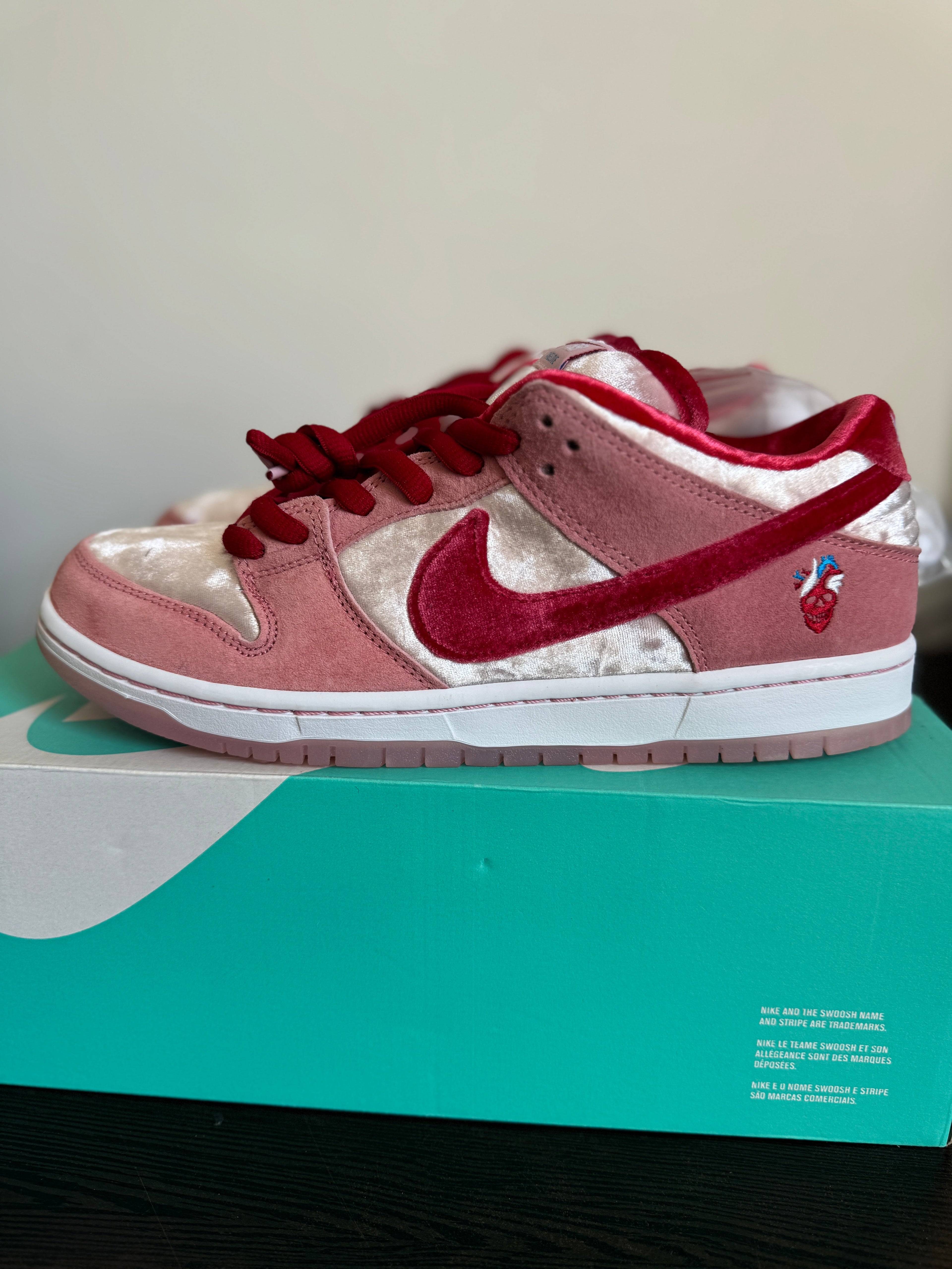 Nike SB Dunk Low 'StrangeLove Skateboards'