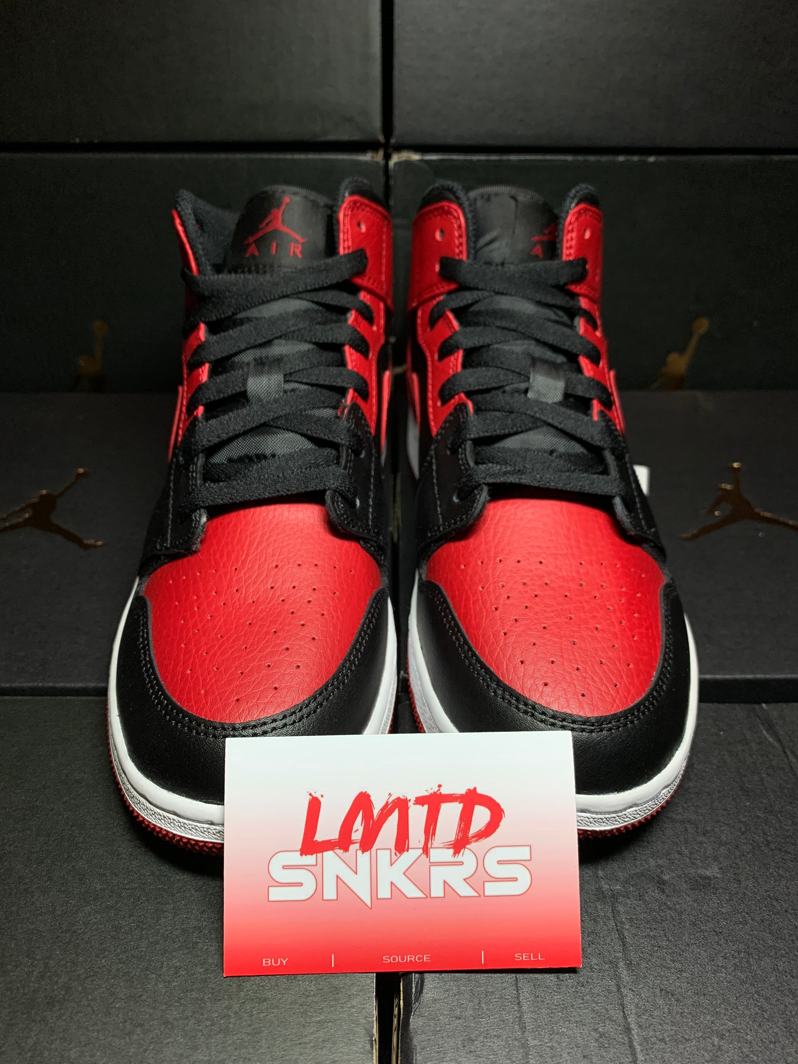 Jordan 1 Mid ‘Banned 2020’