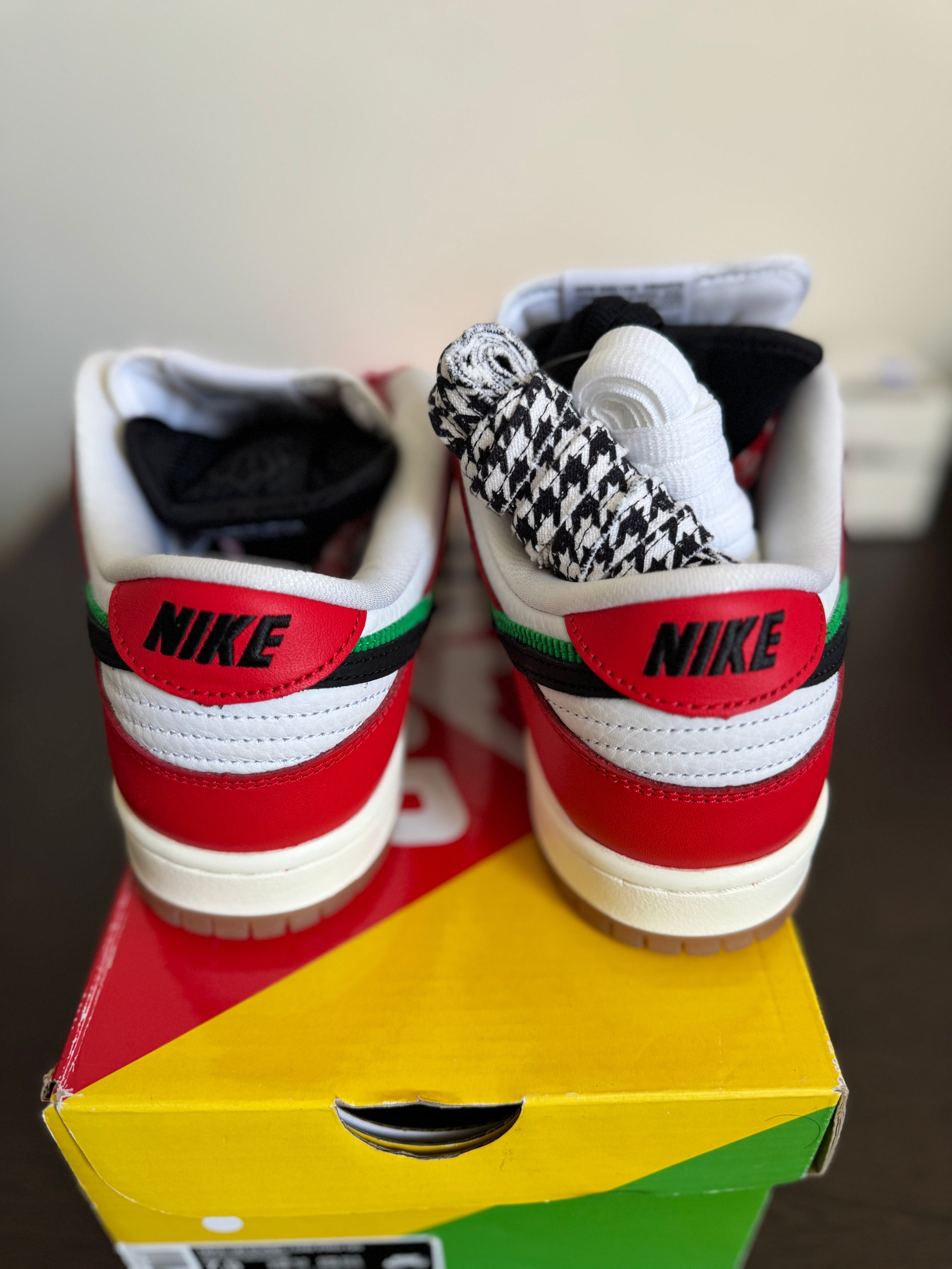 Nike SB Dunk Low x Frame Skate 'Habibi'