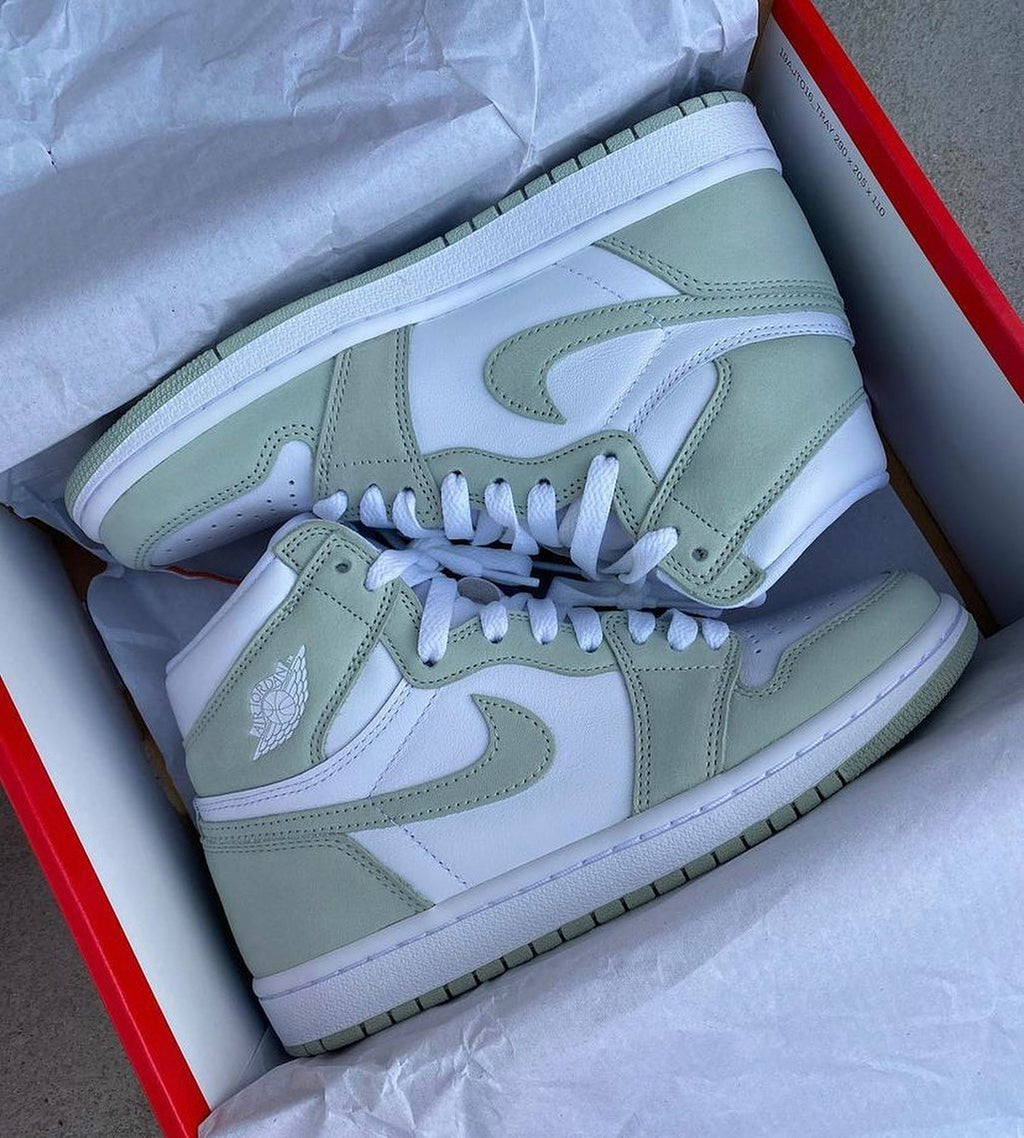 Air Jordan 1 Retro High OG 'Seafoam' (W)