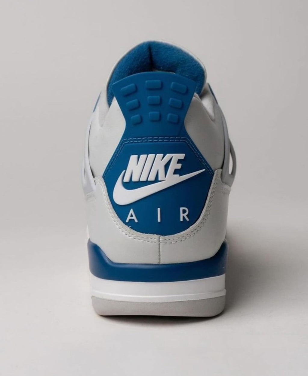 Air Jordan 4 Retro 'Military Blue' (2024)