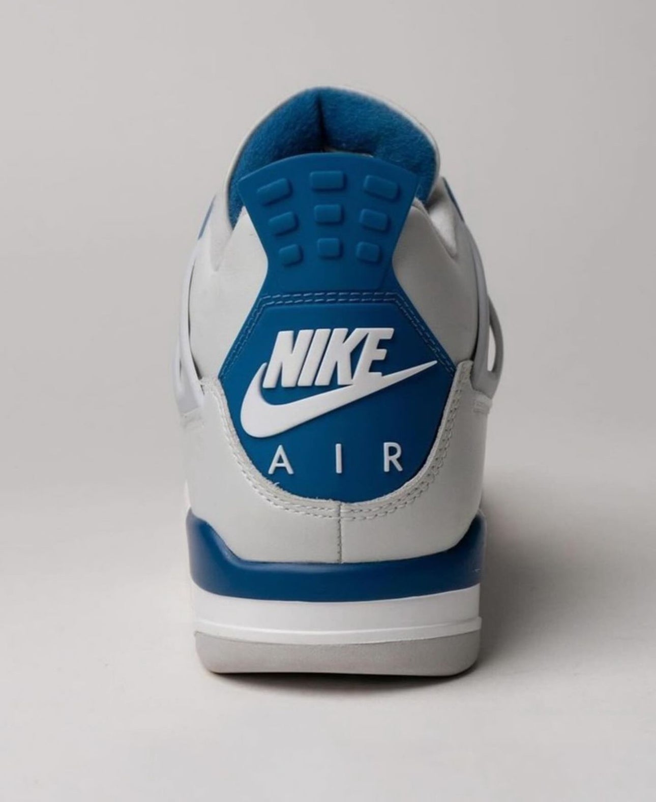 Air Jordan 4 Retro 'Military Blue' (2024)