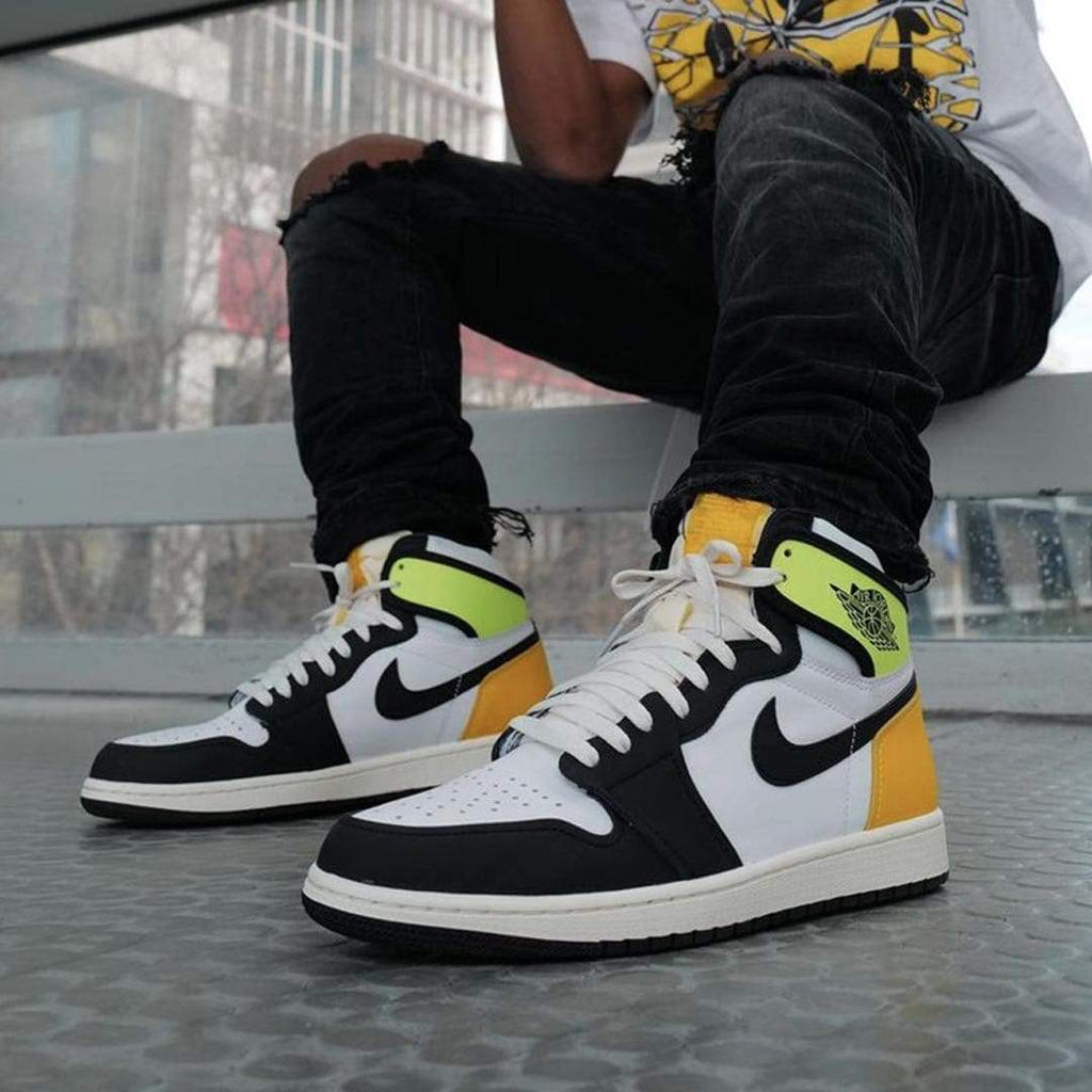 Jordan 1 Retro High OG Volt Gold