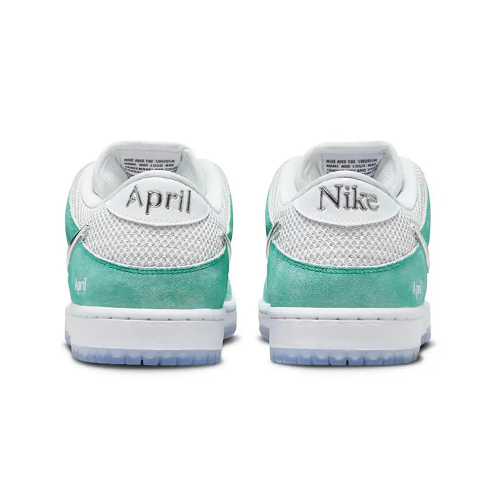 Nike SB Dunk Low OG ‘April'