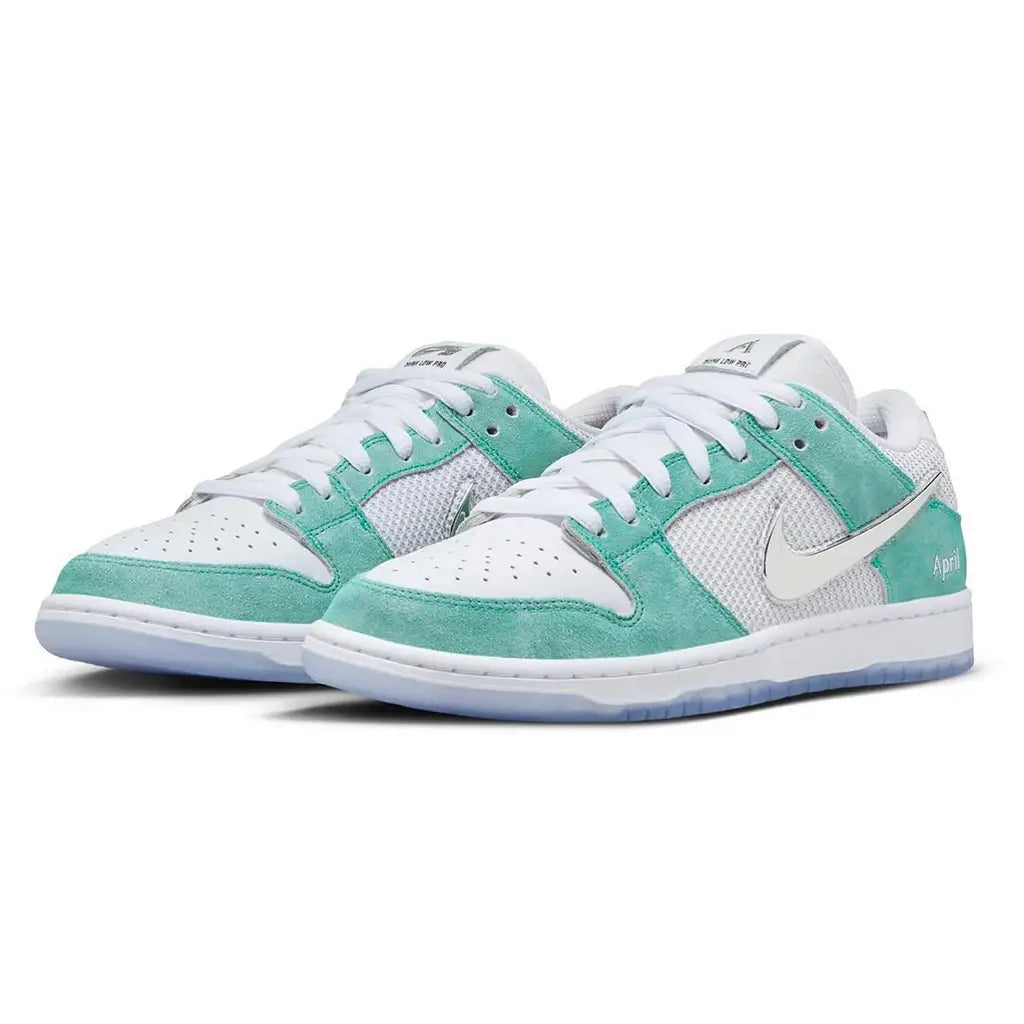Nike SB Dunk Low OG ‘April'