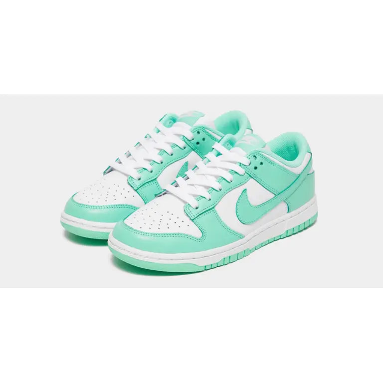 Nike Dunk Low 'Green Glow' (W)